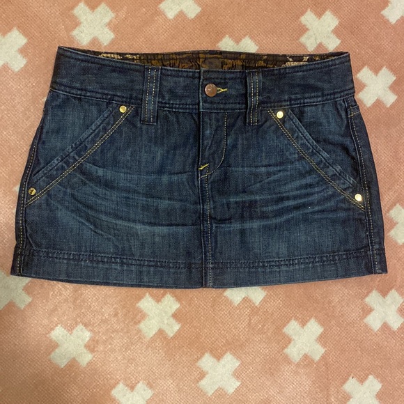 Denim Skirt w/ POCKETS - Picture 2 of 12